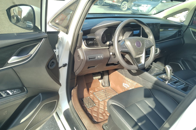 比亚迪 宋MAX 2019款 1.5T 自动智联睿逸天窗型 6座 国VI中控内饰20