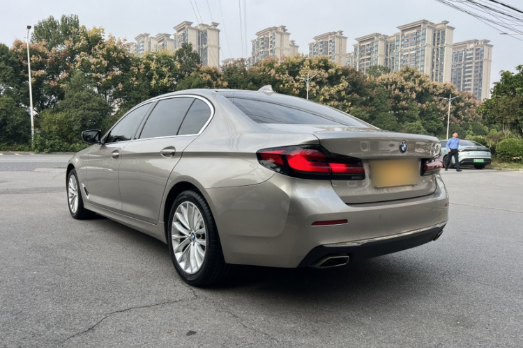 宝马5系 2021款 525Li 豪华套装车身外观6003