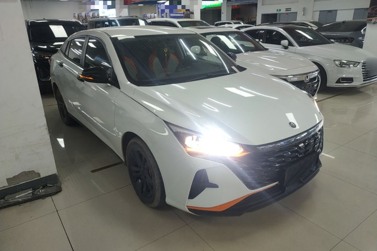 东风风神 奕炫 2023款 1.5L 自动荣耀版车身外观6002