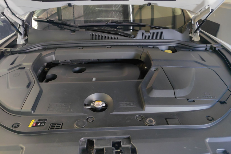 魏牌 VV5 2017款 2.0T 旗舰型机舱底盘24