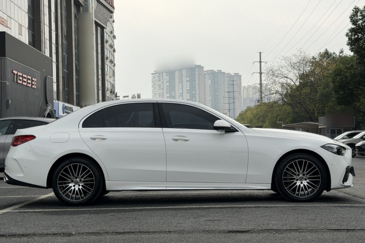 奔驰C级 2023款 C 260 L 运动版车身外观6001