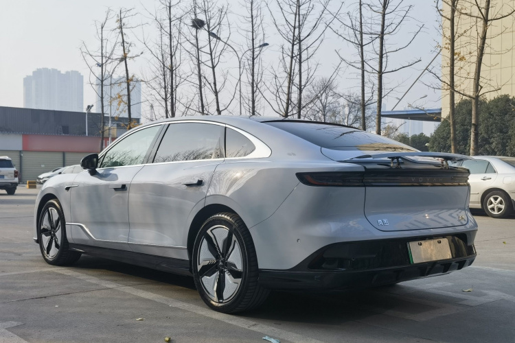 岚图汽车 岚图追光 2023款 四驱旗舰版车身外观6005