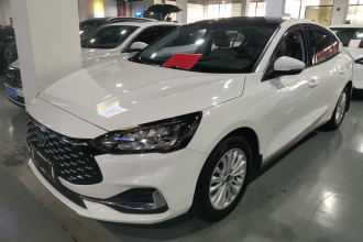 福特 福克斯 2021款 三厢 EcoBoost 180 自动锋潮型