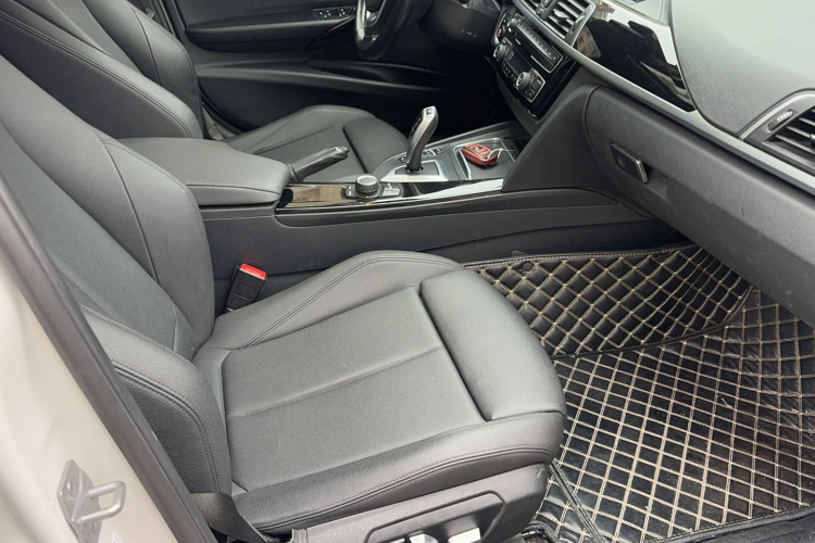 宝马3系 2018款 318Li局部细节41