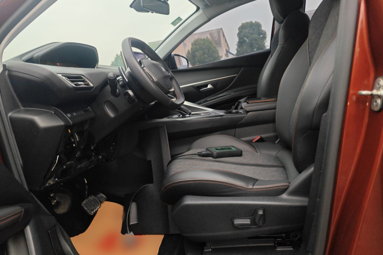 标致4008 2018款 350THP 精英版中控内饰19