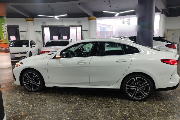 宝马2系(进口) 2021款 225i 四门轿跑车 M运动套装车身外观4