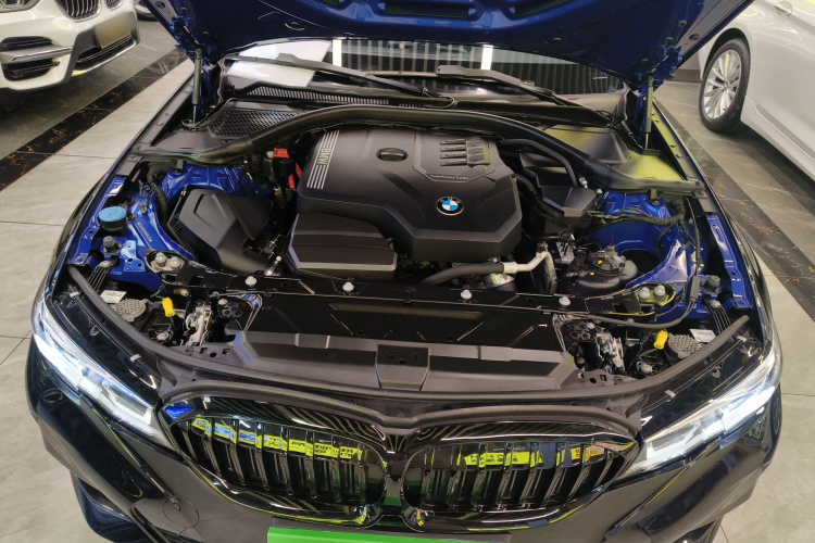 宝马3系 2021款 改款 320Li M运动套装机舱底盘24