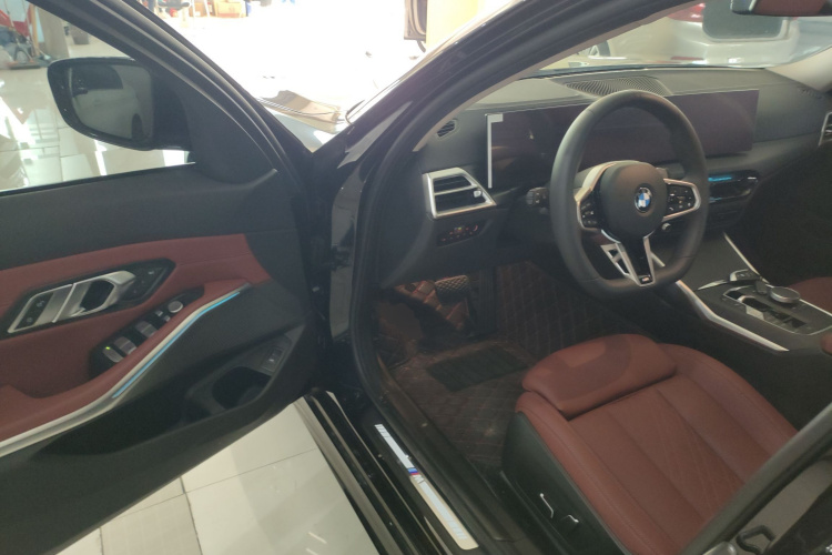 宝马3系 2025款 325Li M运动套装中控内饰20