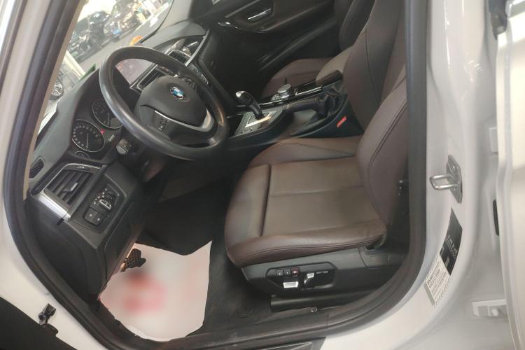 宝马3系 2019款 320Li 时尚型局部细节19