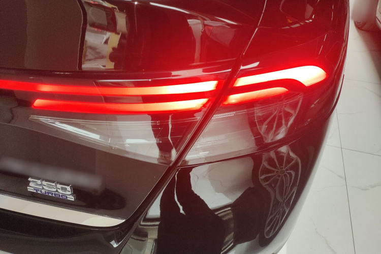 本田 雅阁 2023款 260TURBO 智享版车身外观9