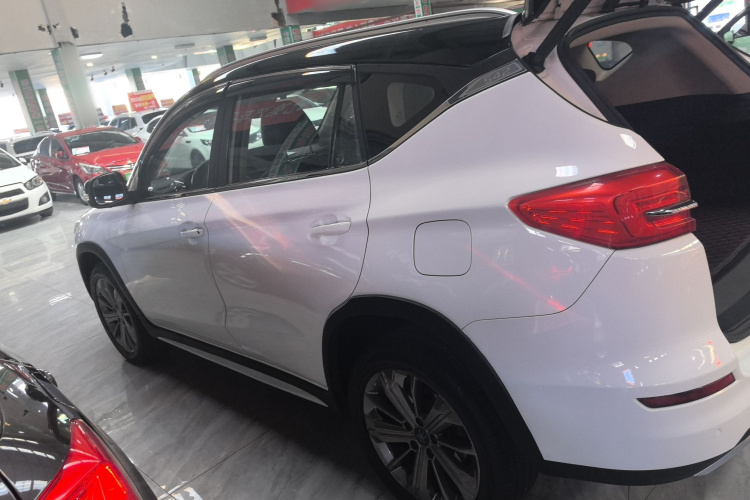 比亚迪 宋新能源 2019款 宋DM 1.5TID 智联锐耀型车身外观4