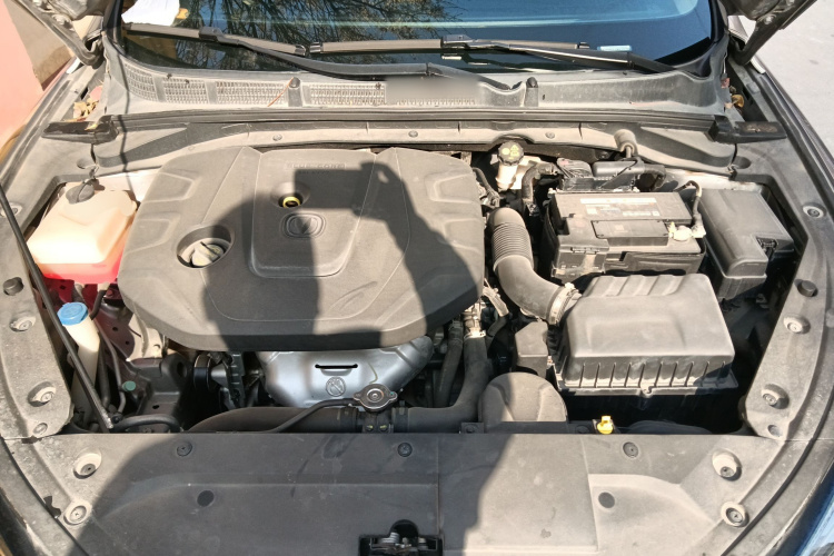 长安 逸动 2020款 PLUS 1.6L GDI 自动豪华型局部细节24