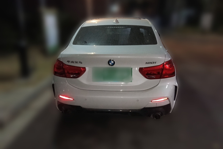 宝马1系 2021款 改款 120i M运动曜夜版车身外观6004