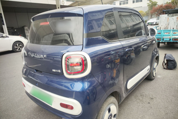 奔腾小马 2025款 222km 灵动马车身外观7