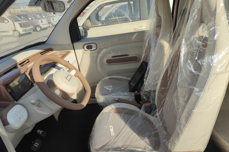 奔腾小马 2026款 222km 萌趣马 Plus中控内饰19