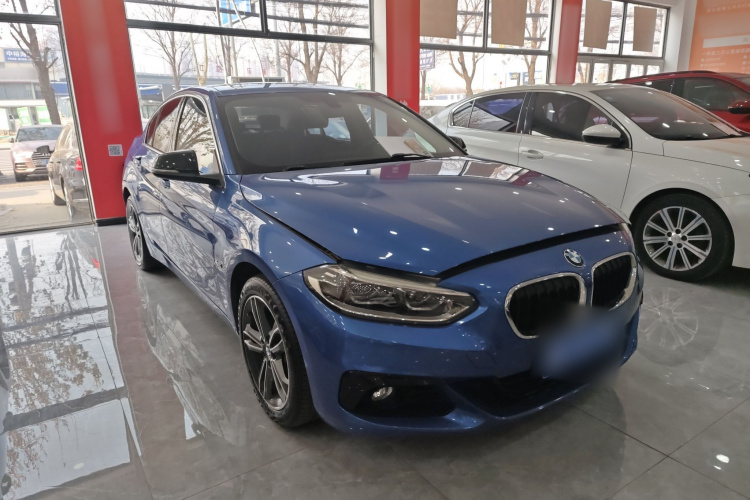 宝马1系 2018款 改款 118i 运动型车身外观3