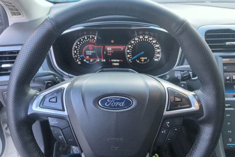 福特 蒙迪欧 2013款 2.0L GTDi240豪华运动型中控内饰13