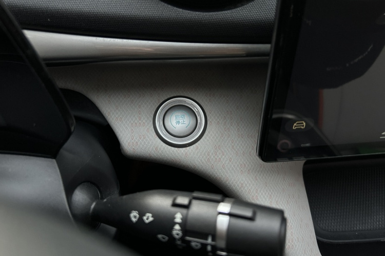 比亚迪 海豚 2021款 405km 时尚版中控内饰7015