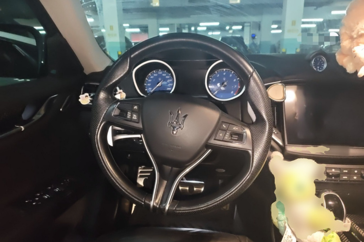 玛莎拉蒂 Ghibli 2018款 3.0T 运动版中控内饰13