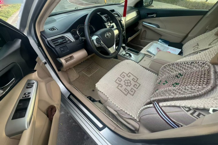 丰田 凯美瑞 2012款 骏瑞 2.0S 耀动版中控内饰7004