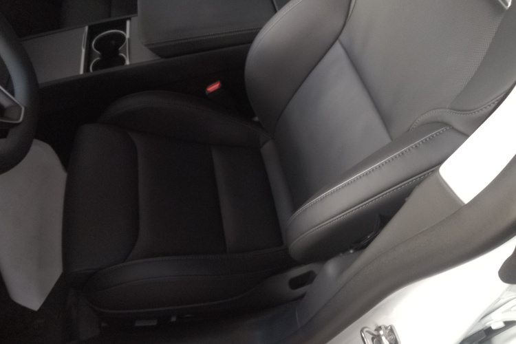 特斯拉 Model 3 2024款 高性能全轮驱动版局部细节19