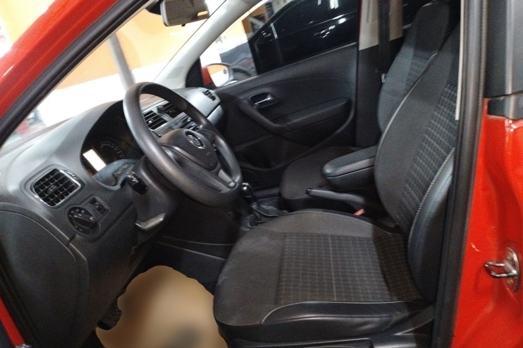 大众 Polo 2014款 1.4L 自动舒适版中控内饰19