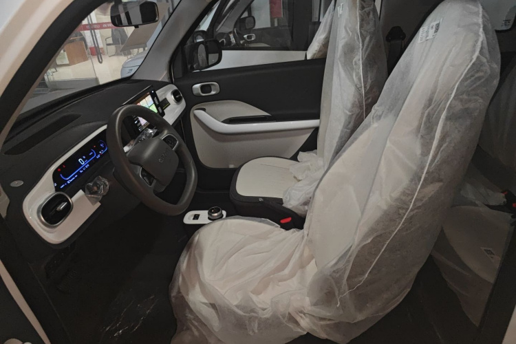 吉利银河 熊猫 2025款 210km 元气熊中控内饰19