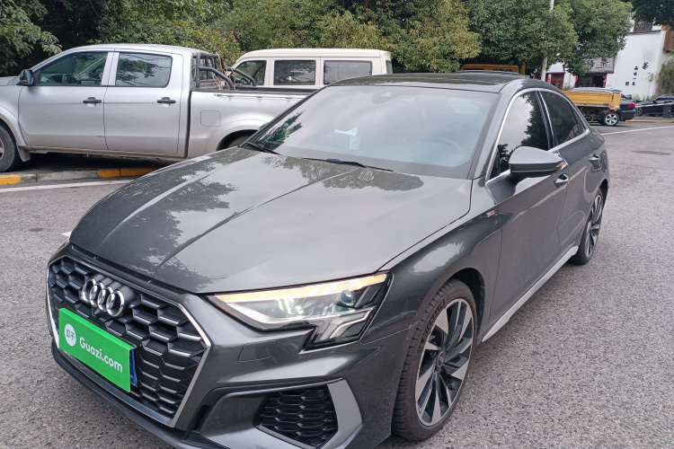 奥迪A3 2024款 A3L Limousine 35 TFSI 时尚运动型车身外观1