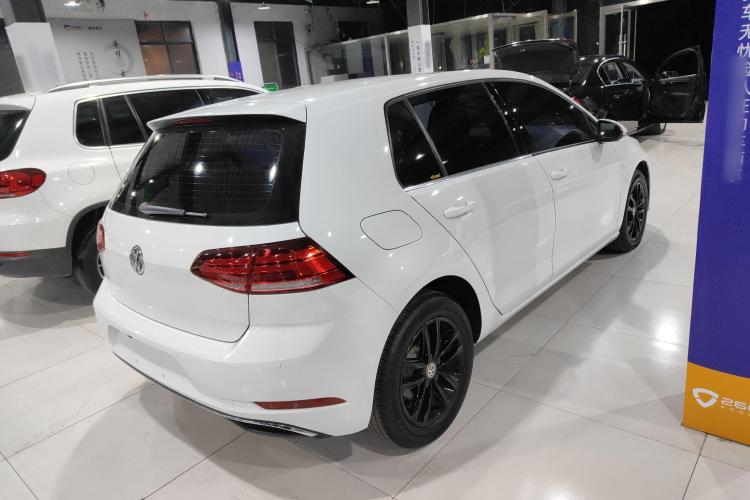 大众 高尔夫 2018款 230TSI 自动舒适型车身外观7