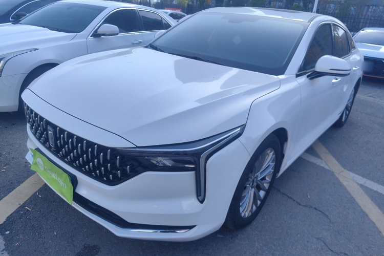 奔腾B70 2025款 龙耀版 1.5T 欢享型车身外观1