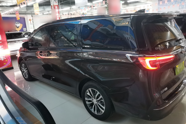 别克GL8 2021款 ES陆尊 653T 尊享型车身外观4