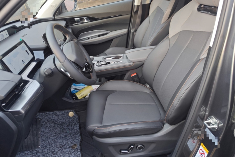 长安欧尚Z6 2023款 蓝鲸 1.5T DCT智领型城市版中控内饰19