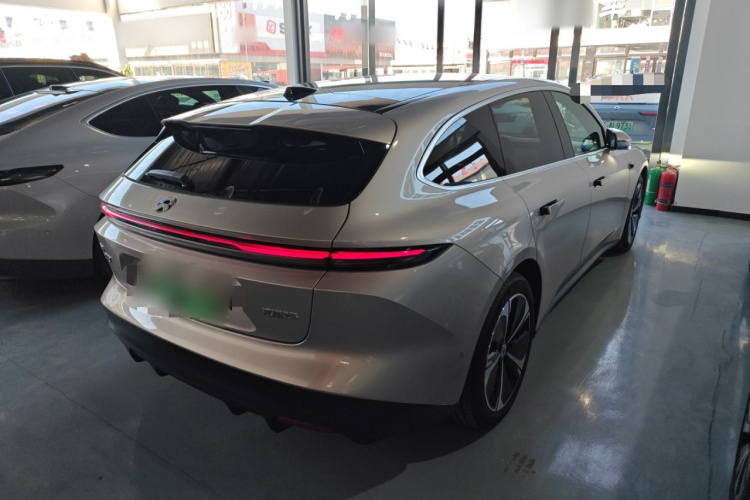 蔚来ET5T 2023款 75kWh Touring车身外观7