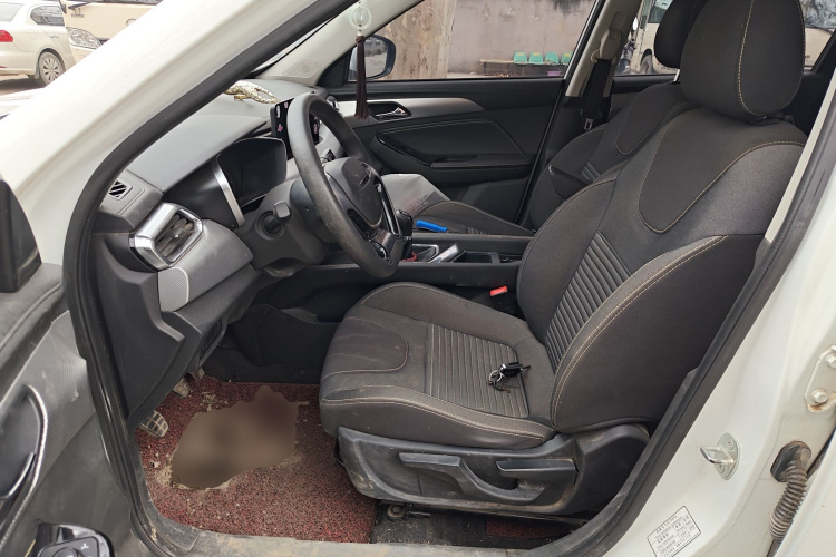 北京汽车 北京X3 2019款 1.5T 手动荣耀版中控内饰19