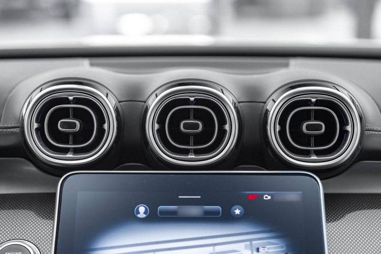 奔驰C级 2022款 改款 C 260 L 运动版局部细节9004