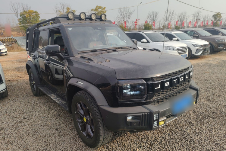 捷途旅行者 2023款 2.0T 四驱穿越PRO+车身外观3