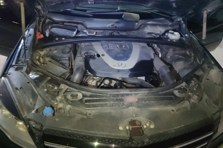 奔驰R级 2010款 R 350 L 4MATIC局部细节24