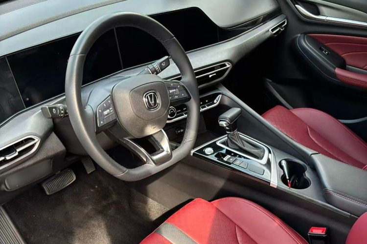 长安 逸动 2021款 PLUS 蓝鲸NE 1.4T GDI DCT尊贵型中控内饰7001