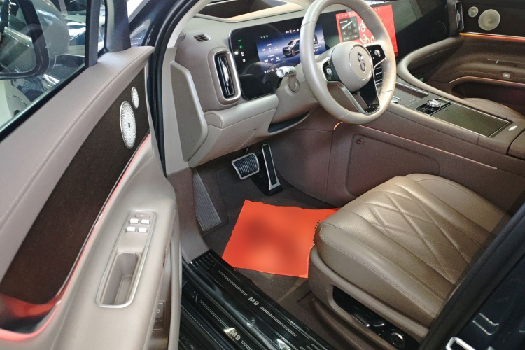 鸿蒙智行 问界M9 2024款 纯电 Ultra版 100kWh 5座版中控内饰7003