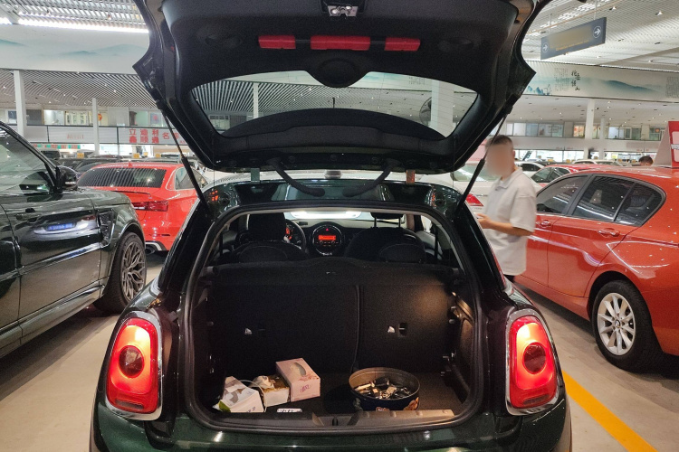 MINI 2016款 1.2T ONE 先锋派局部细节23