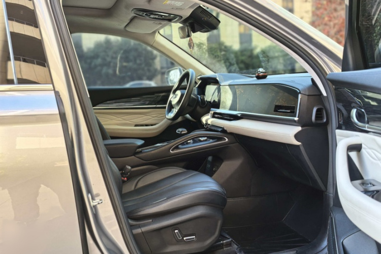 吉利汽车 星越L 2023款 2.0TD 高功自动两驱旗舰型中控内饰7002