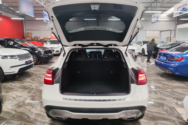 奔驰GLA 2017款 GLA 200 时尚型机舱底盘23