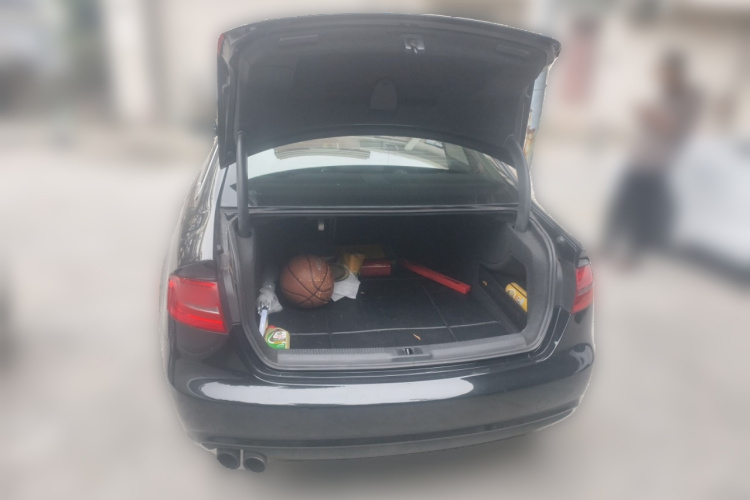 奥迪A4L 2013款 35 TFSI 自动舒适型局部细节23