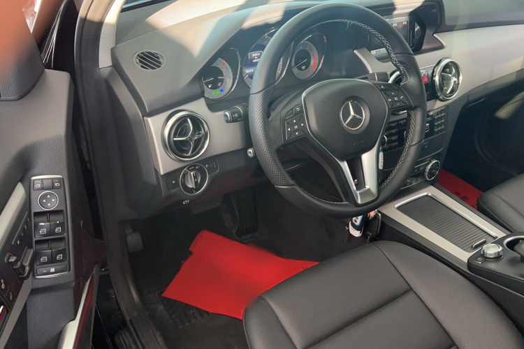 奔驰GLK级 2014款 GLK 260 4MATIC 动感型中控内饰7002