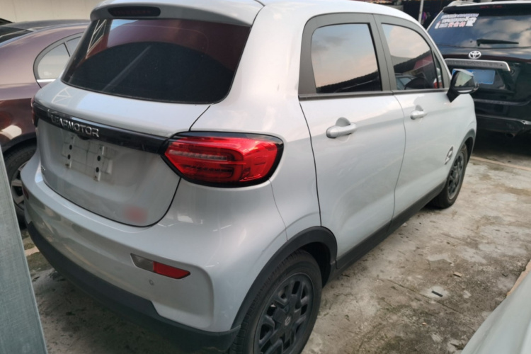 零跑汽车 零跑T03 2023款 403轻享版车身外观7