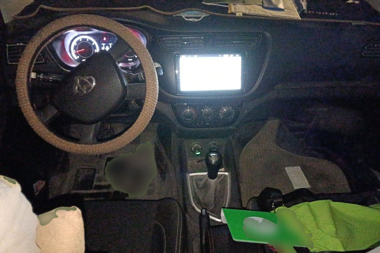 长安凯程 2017款 1.5L欧诺S超值型EA15-AB中控内饰12