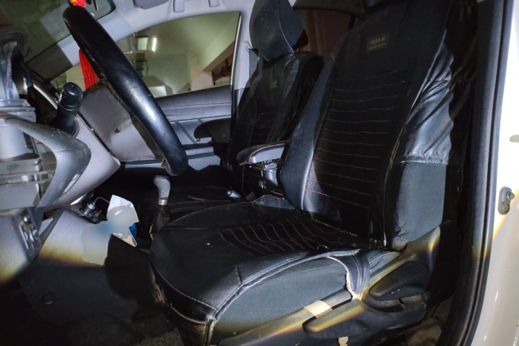 丰田 威驰 2016款 1.5L 手动智臻星耀版中控内饰19