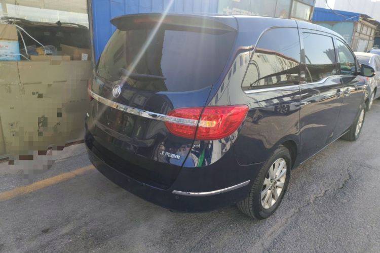 别克GL8 2015款 2.4L 豪华商务尊享版车身外观7