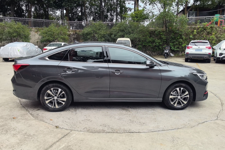 长安 逸动 2023款 畅享版 PLUS 蓝鲸NE 1.4T GDI DCT尊贵版车身外观6002