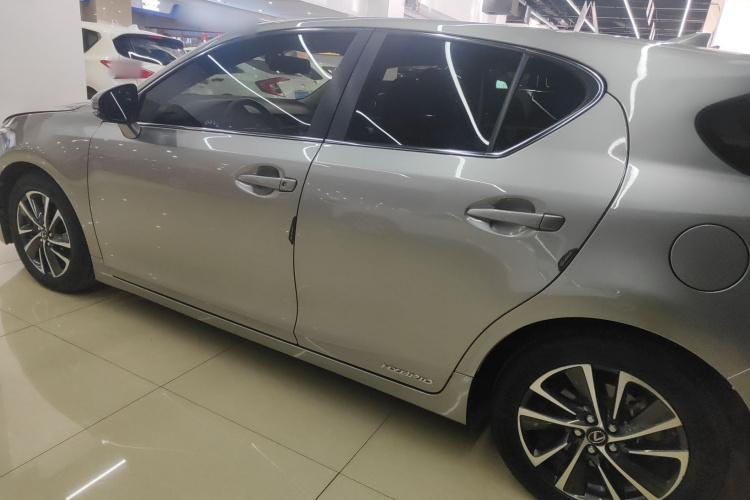 雷克萨斯CT 2017款 CT200h 精英版 单色 国V车身外观4